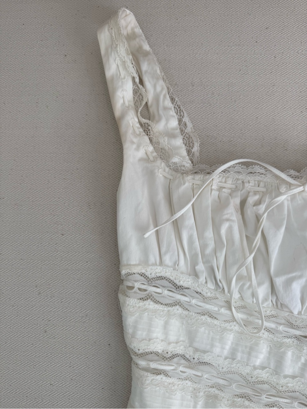 House of CB White Lace-Trim Sleeveless Dress - Picture 2 of 14